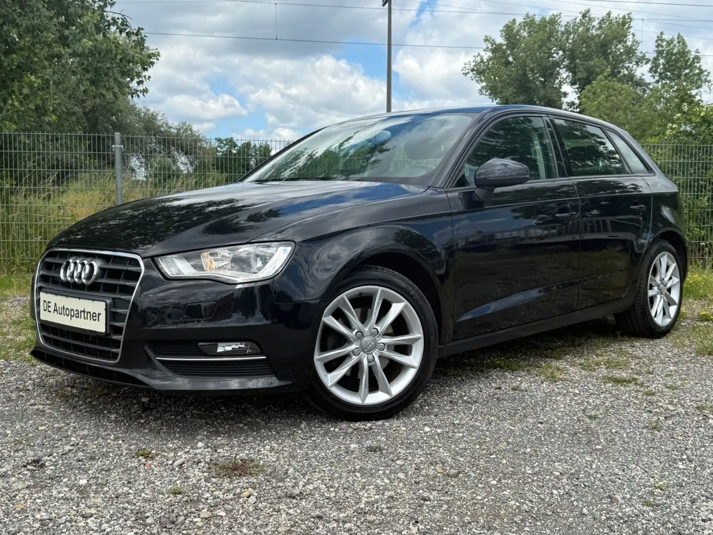 Audi A3 Ambition 1.4 TFSI Automatik*Sportsitze*Navi Schwarz - 1