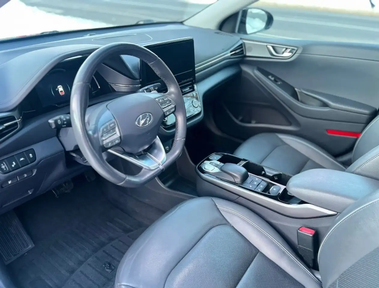 Hyundai IONIQ снимка Hyundai IONIQ