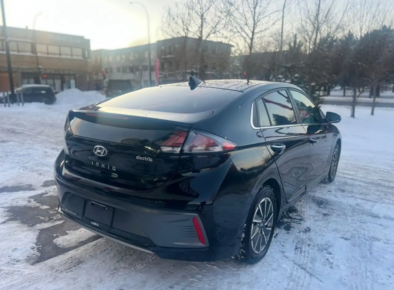 Hyundai IONIQ снимка Hyundai IONIQ