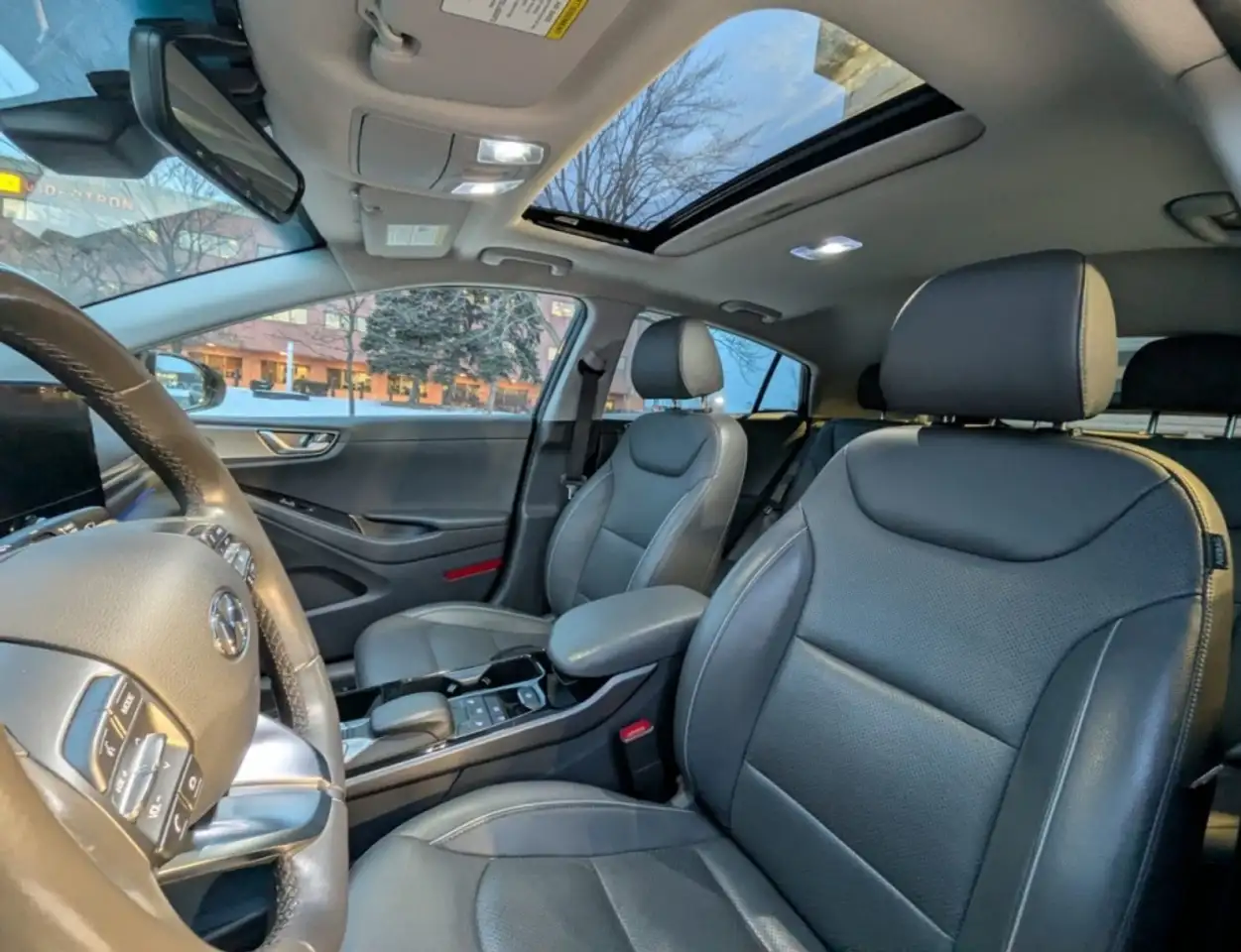 Hyundai IONIQ снимка Hyundai IONIQ