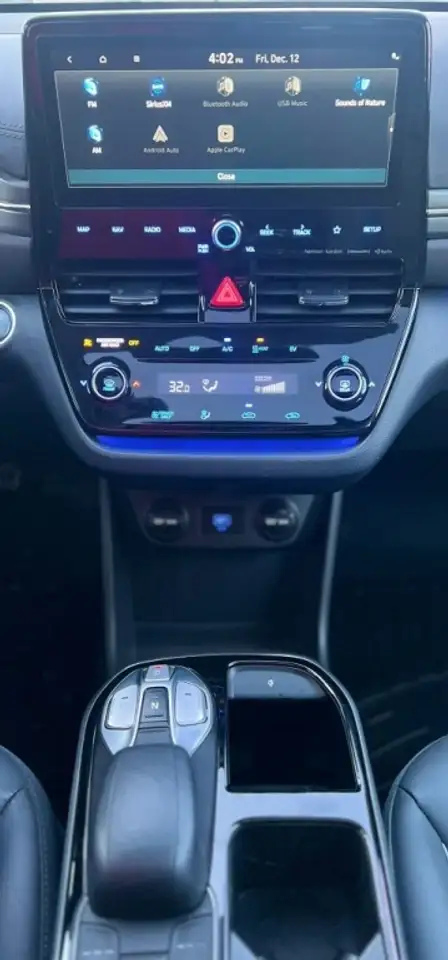 Hyundai IONIQ снимка Hyundai IONIQ