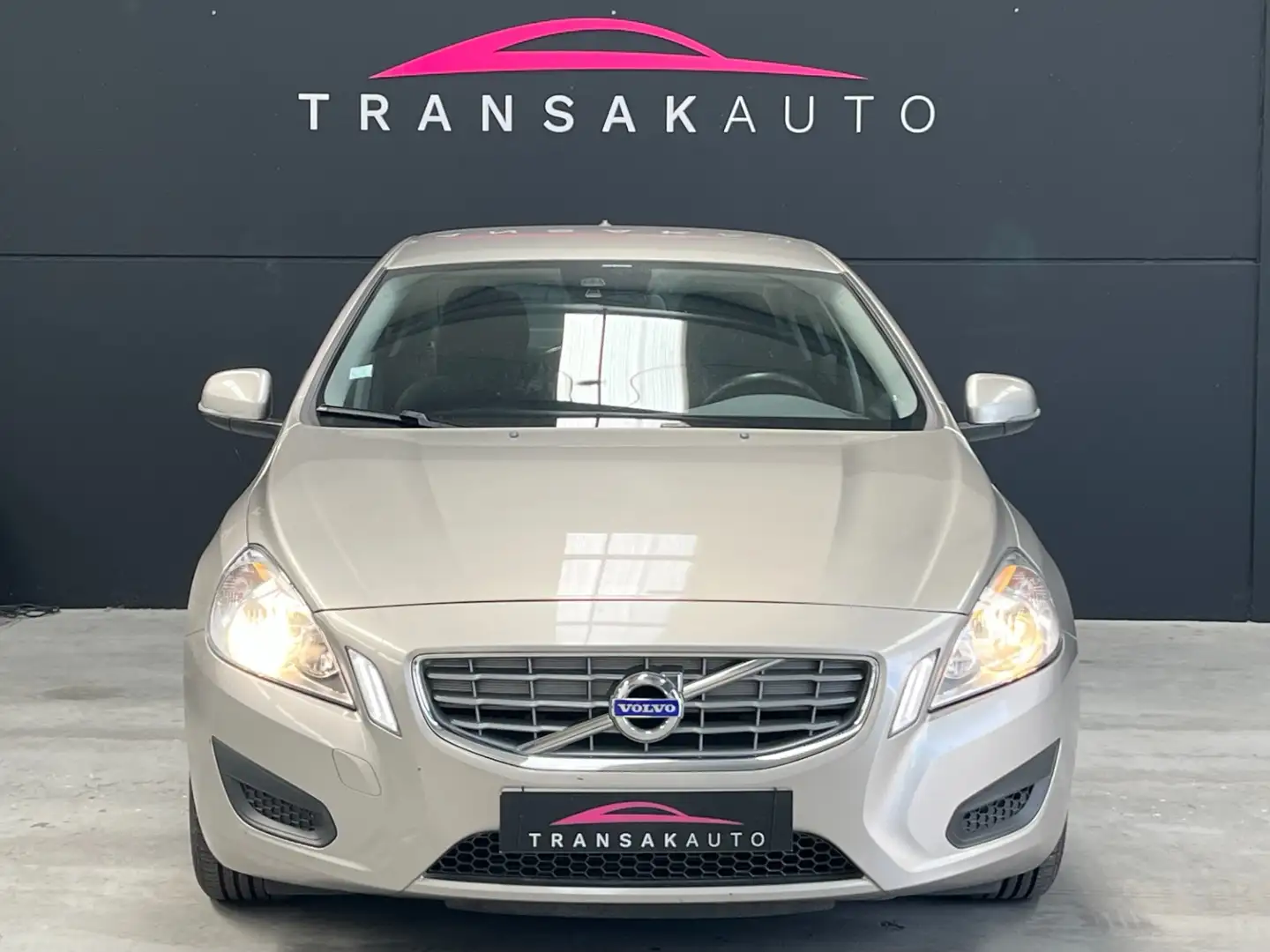 Volvo S60 Momentum Gris - 2