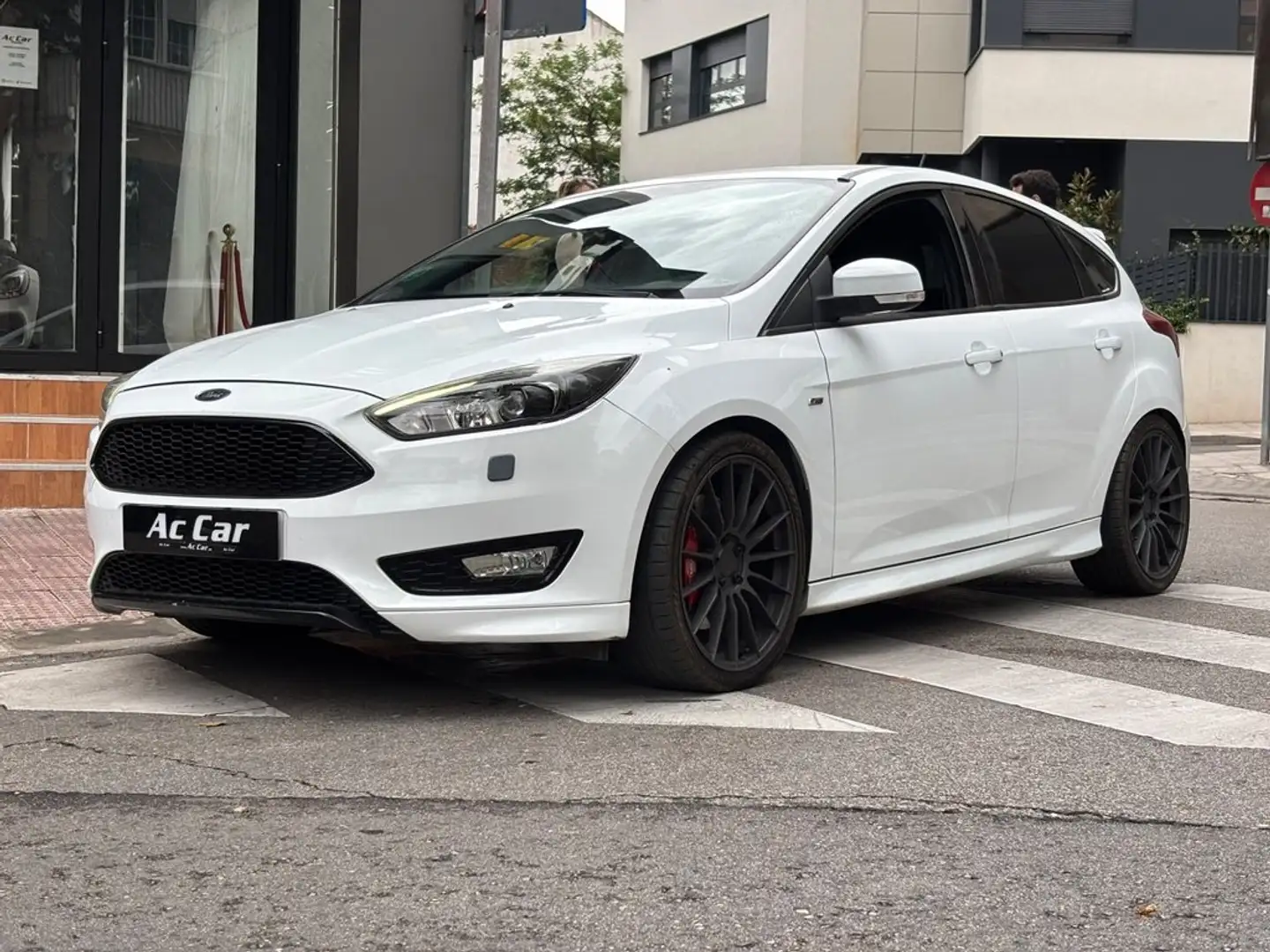 Ford Focus 2.0 Ecoboost Auto-S&S ST+ Blanco - 2