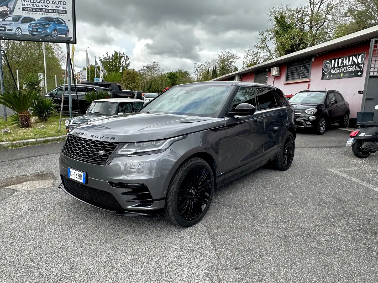 Land Rover Range Rover Velar Range Rover Velar 2.0D I4 240 CV R-Dynamic HSE Grijs - 1