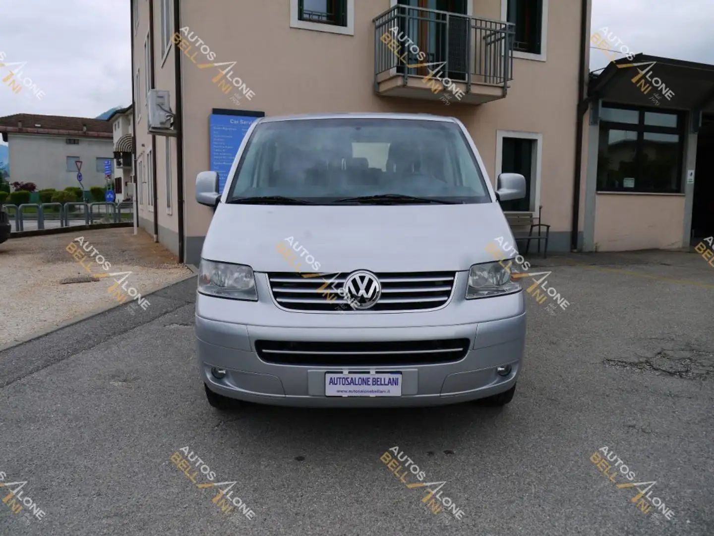 Volkswagen Caravelle 2.5 TDI/131CV 4motion 8 posti Stříbrná - 2