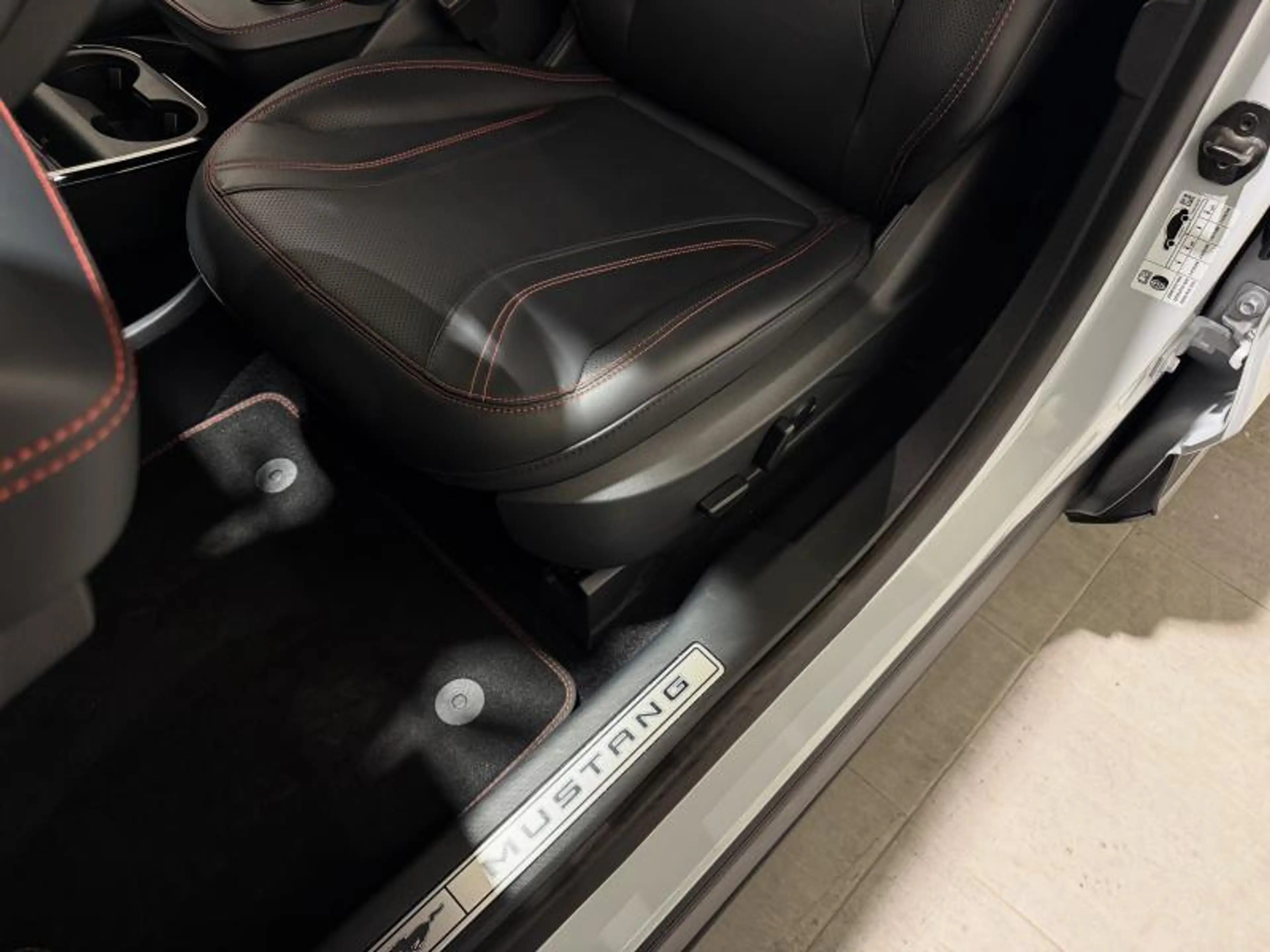 Ford Mustang Mach-E Premium AWD 76kWh Standard Range - Garantie — photo 10