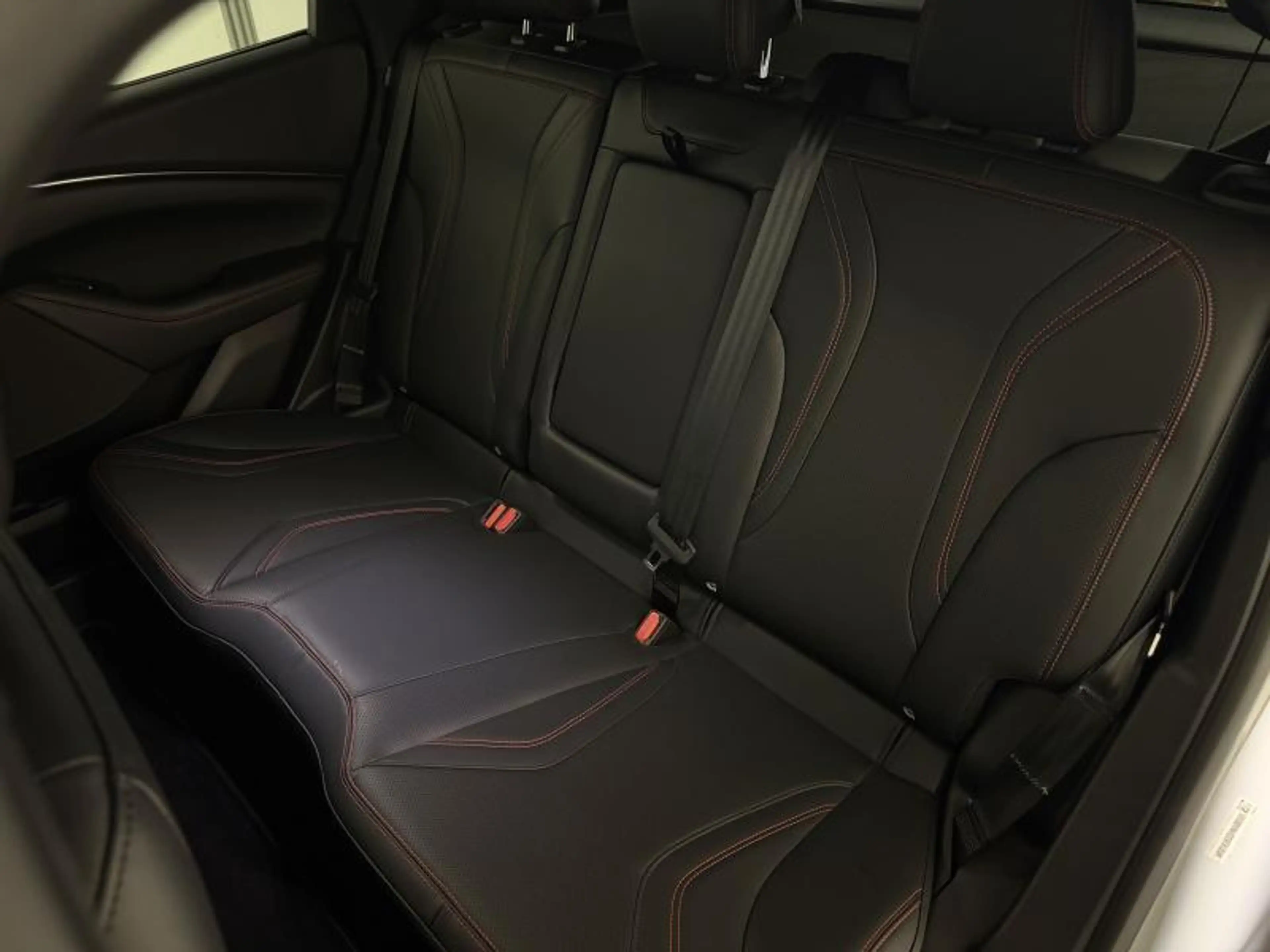 Ford Mustang Mach-E Premium AWD 76kWh Standard Range - Garantie — photo 12