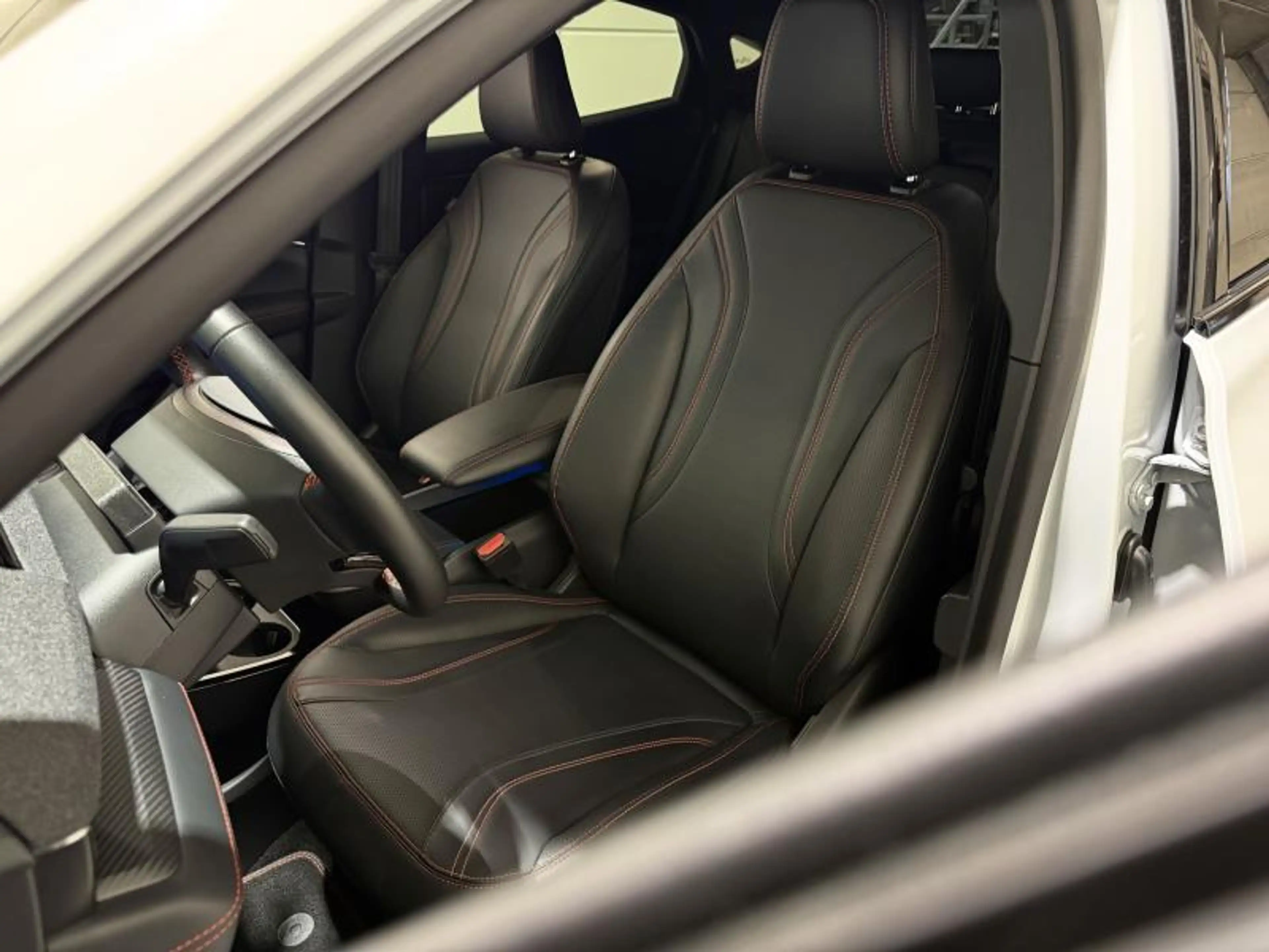 Ford Mustang Mach-E Premium AWD 76kWh Standard Range - Garantie — photo 11