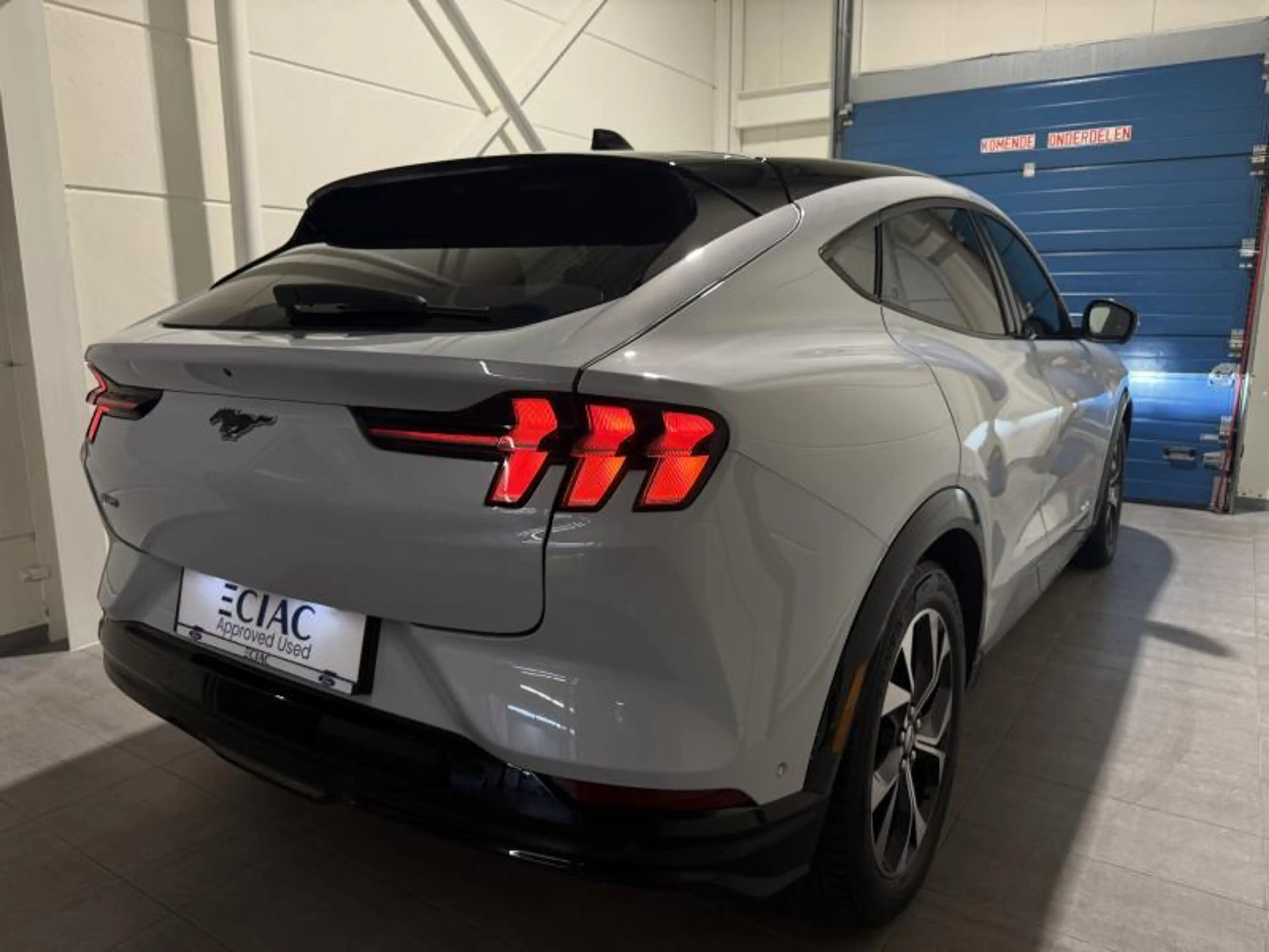 Ford Mustang Mach-E Premium AWD 76kWh Standard Range - Garantie — photo 4