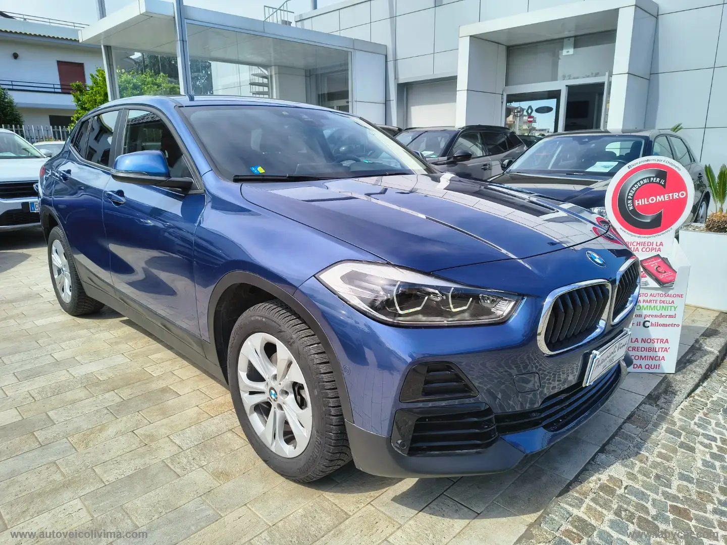 BMW X2 sDrive16d Business-X Bleu - 1