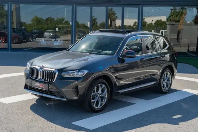 BMW X3 view 3