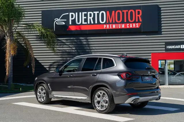 BMW X3 view 4