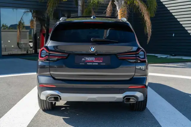 BMW X3 view 5