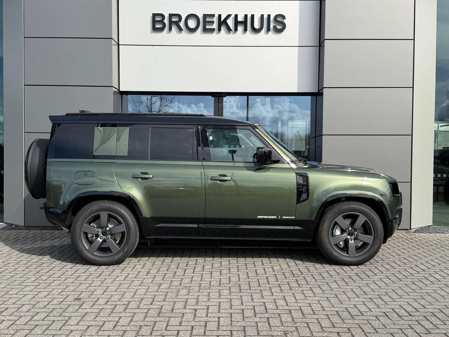 Land Rover Defender 110 X-Dynamic HSE P300e -  - Joinsteer - #5