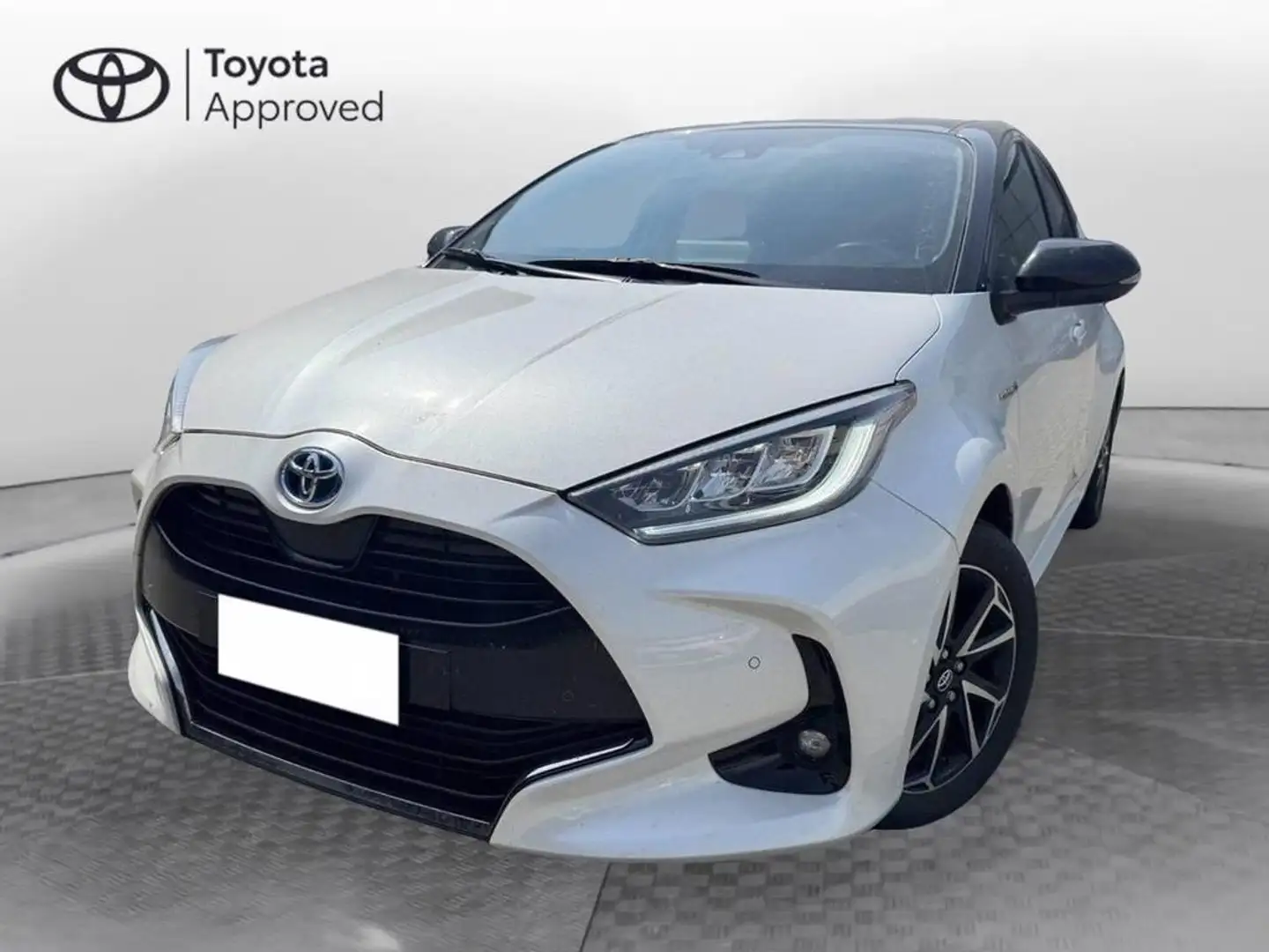 Toyota Yaris 1.5 hybrid Style Bianco - 1