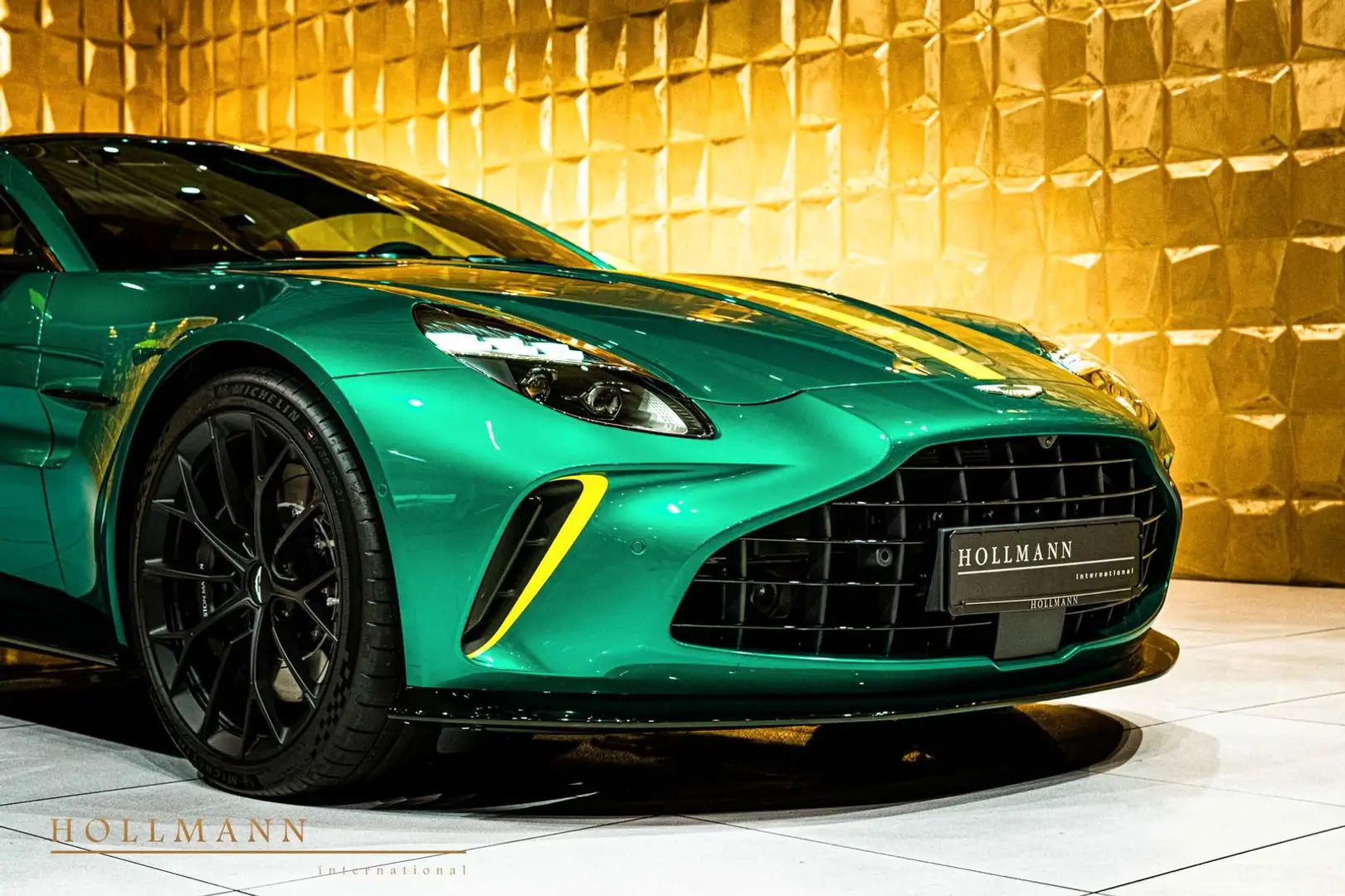Aston Martin V8 AMV24 Edition + LIMITED TO 24 CARS + Vert - 2