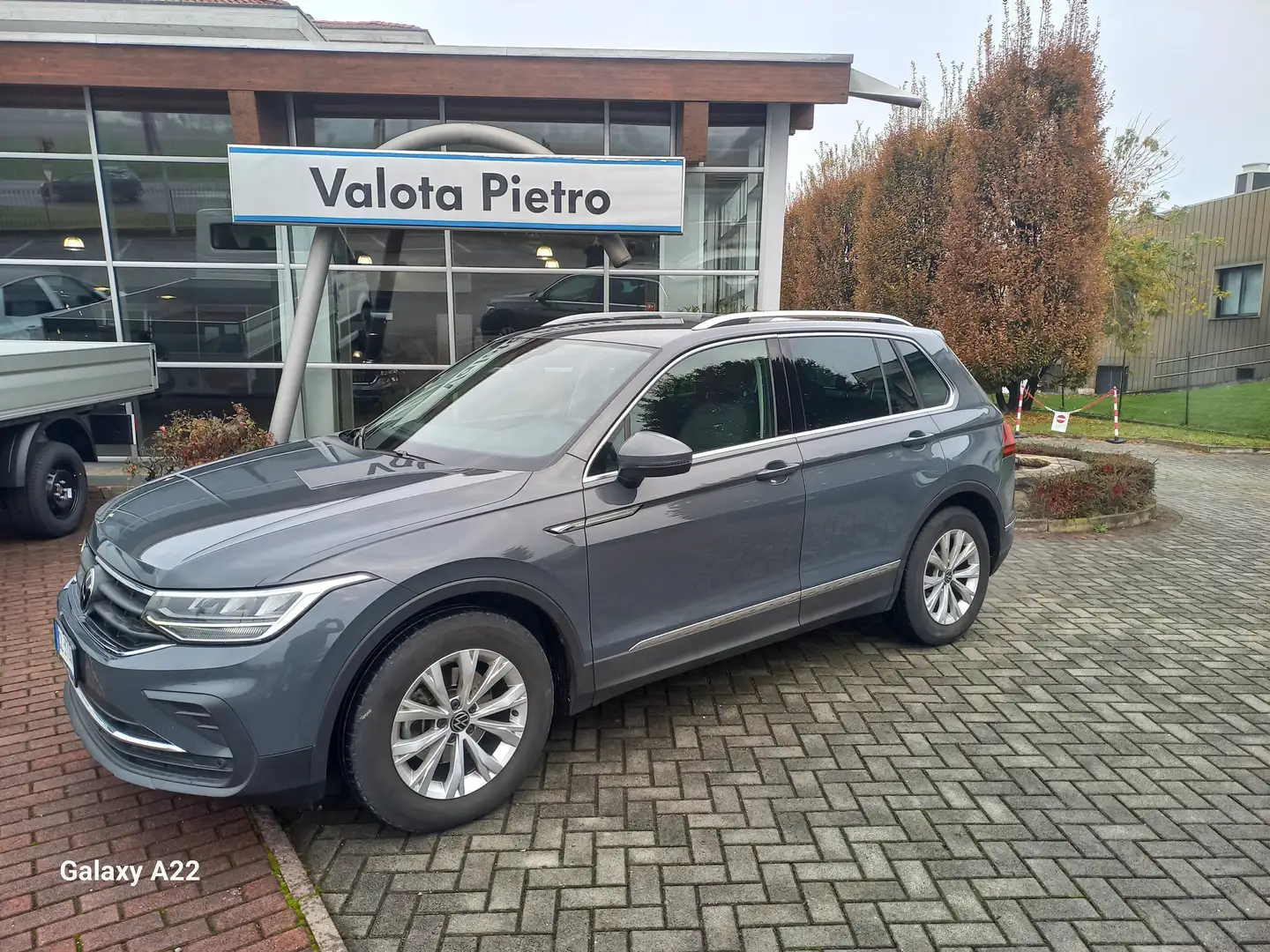 Volkswagen Tiguan Tiguan II 2021 2.0 tdi Life 150cv dsg Grigio - 1