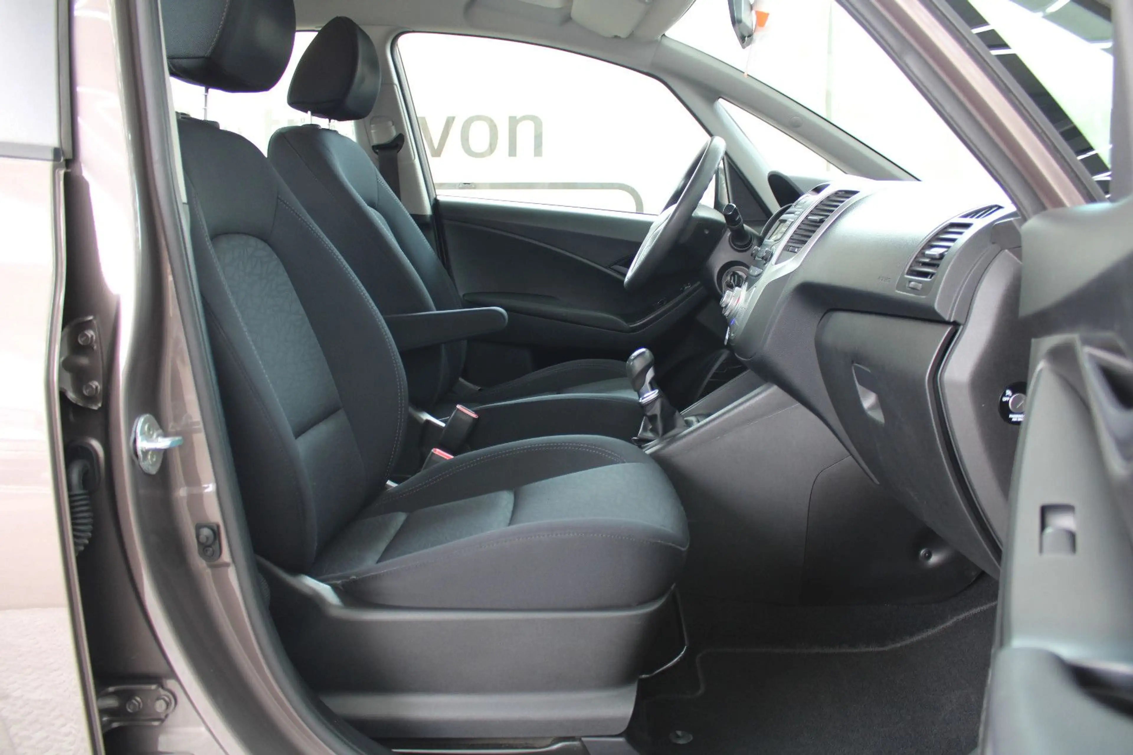 Hyundai iX20 1.4 *Tüv&Inspektion Neu* — photo 13