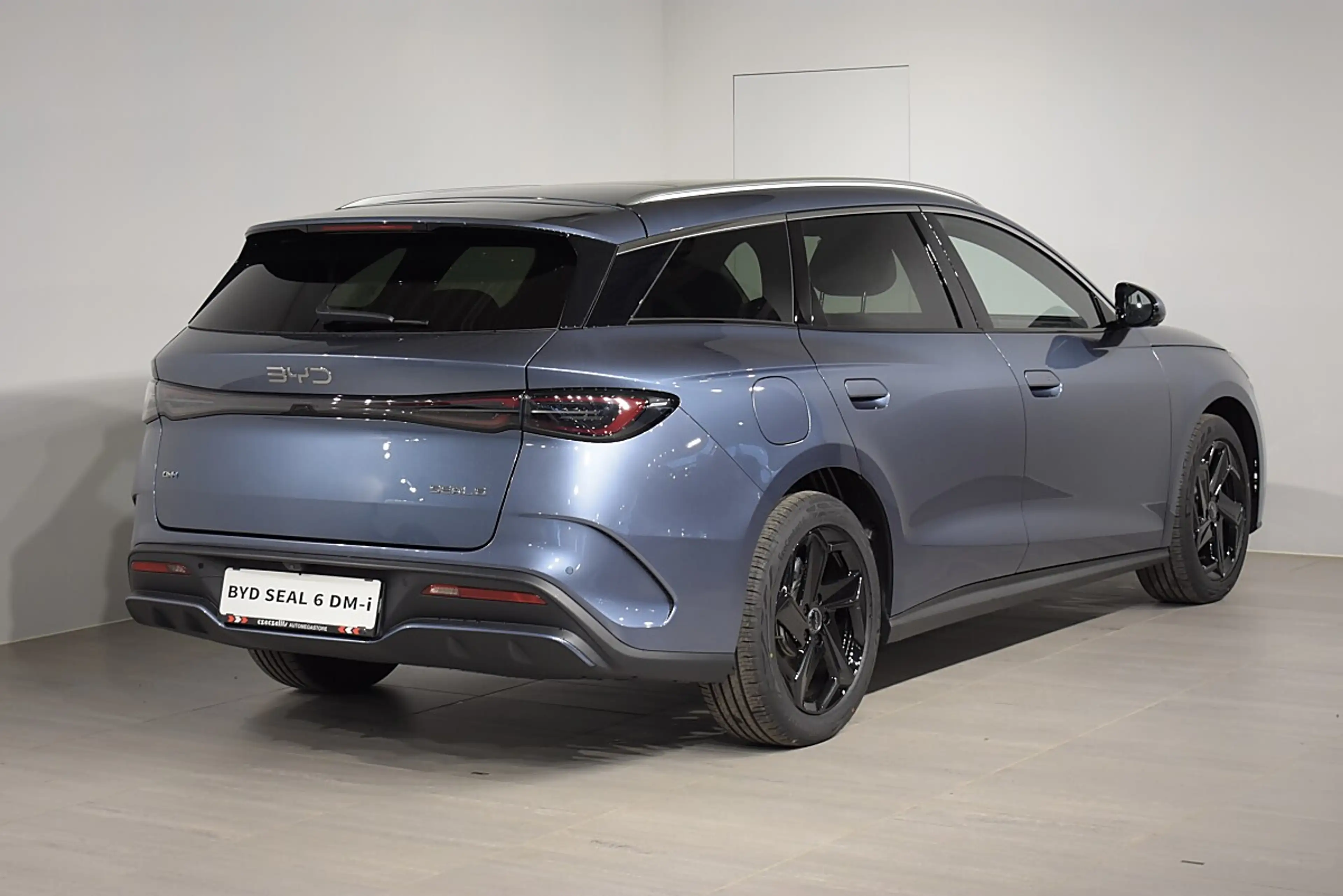 BYD Seal 6 DM-i Touring PHEV 19kWh Comfort Österreich Paket — photo 9