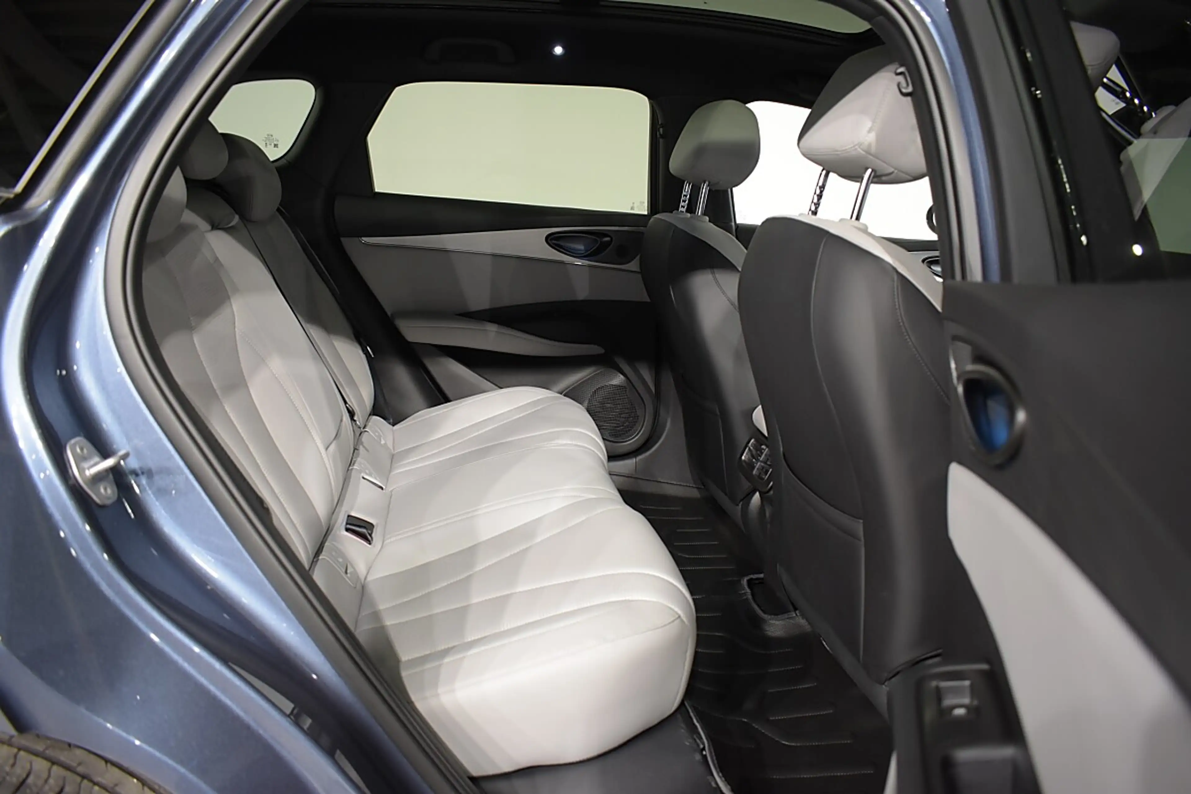 BYD Seal 6 DM-i Touring PHEV 19kWh Comfort Österreich Paket — photo 11