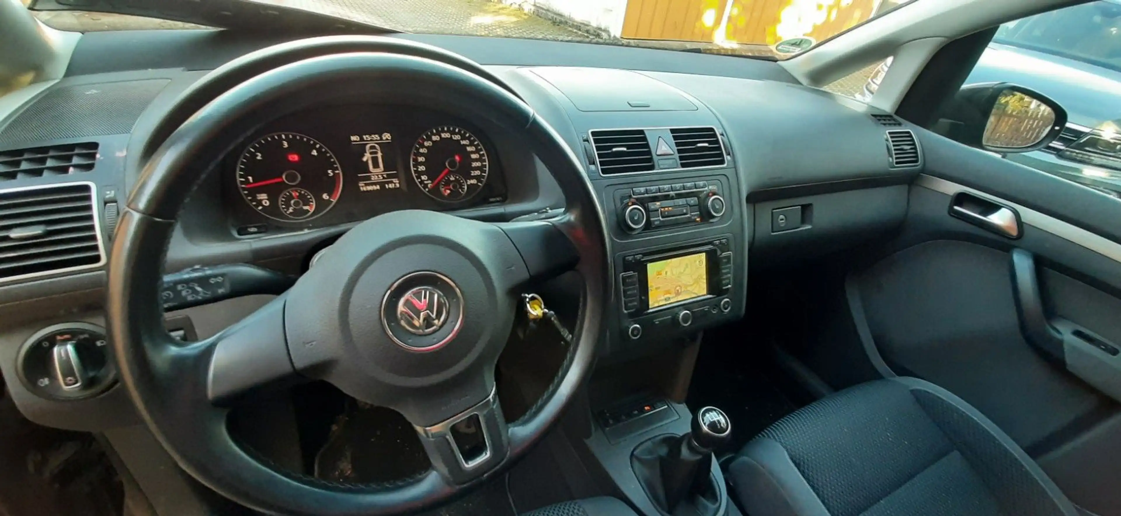 Volkswagen Touran 2.0 TDI Comfortline, Bi-Xenon,Navi,Standh — photo 14