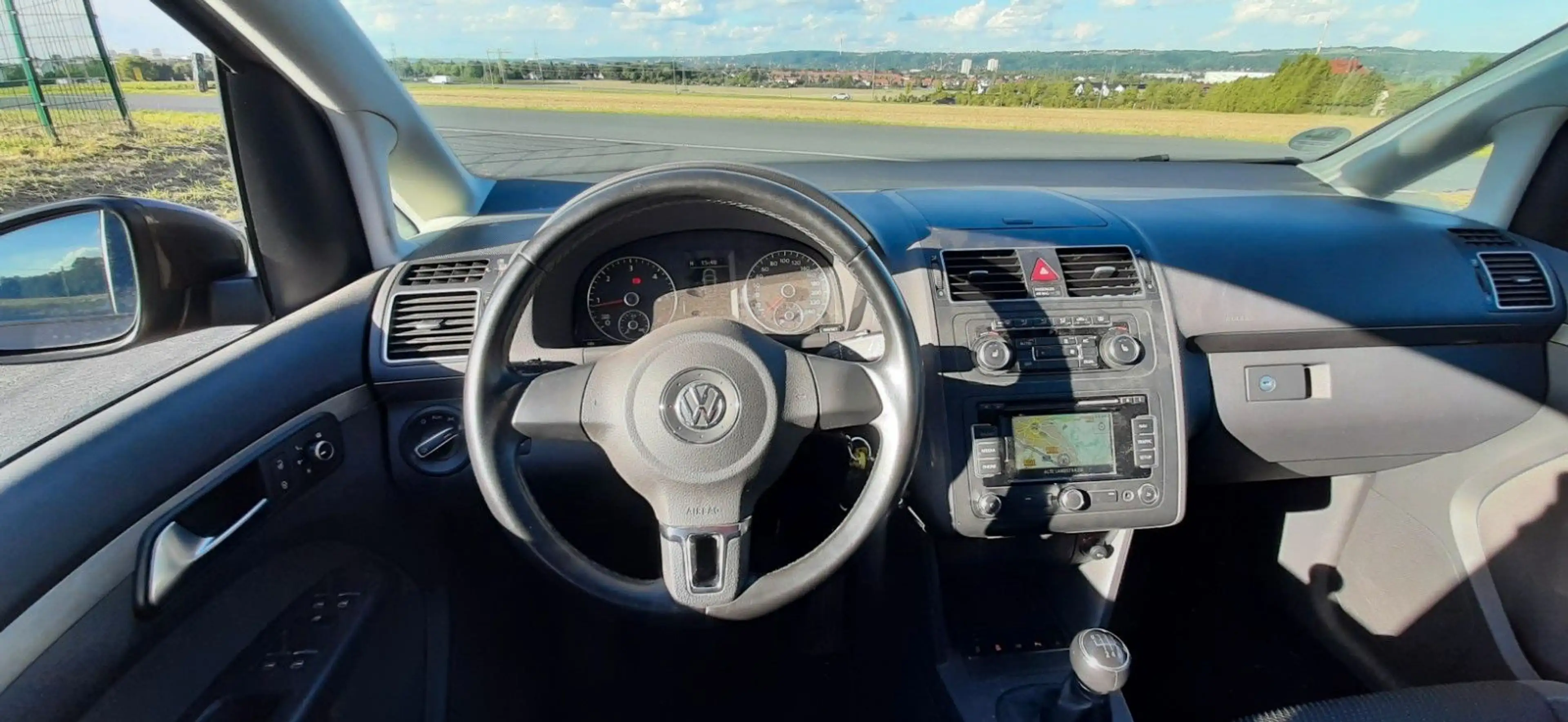 Volkswagen Touran 2.0 TDI Comfortline, Bi-Xenon,Navi,Standh — photo 9