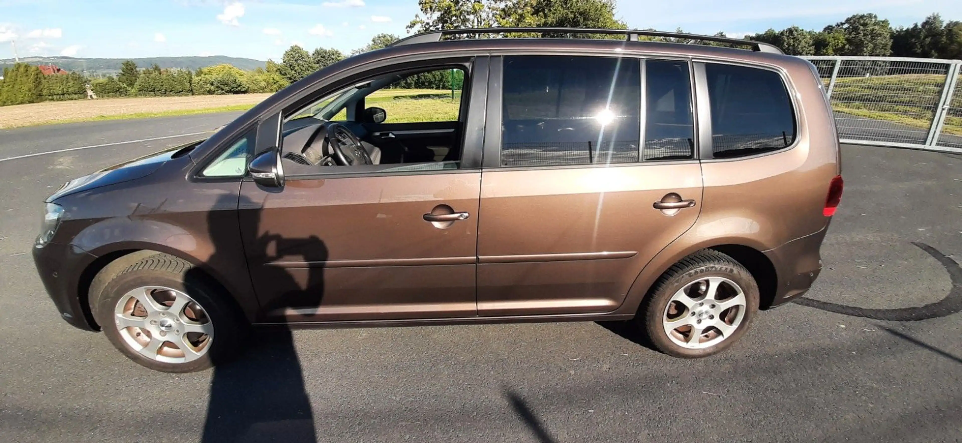 Volkswagen Touran 2.0 TDI Comfortline, Bi-Xenon,Navi,Standh — photo 6