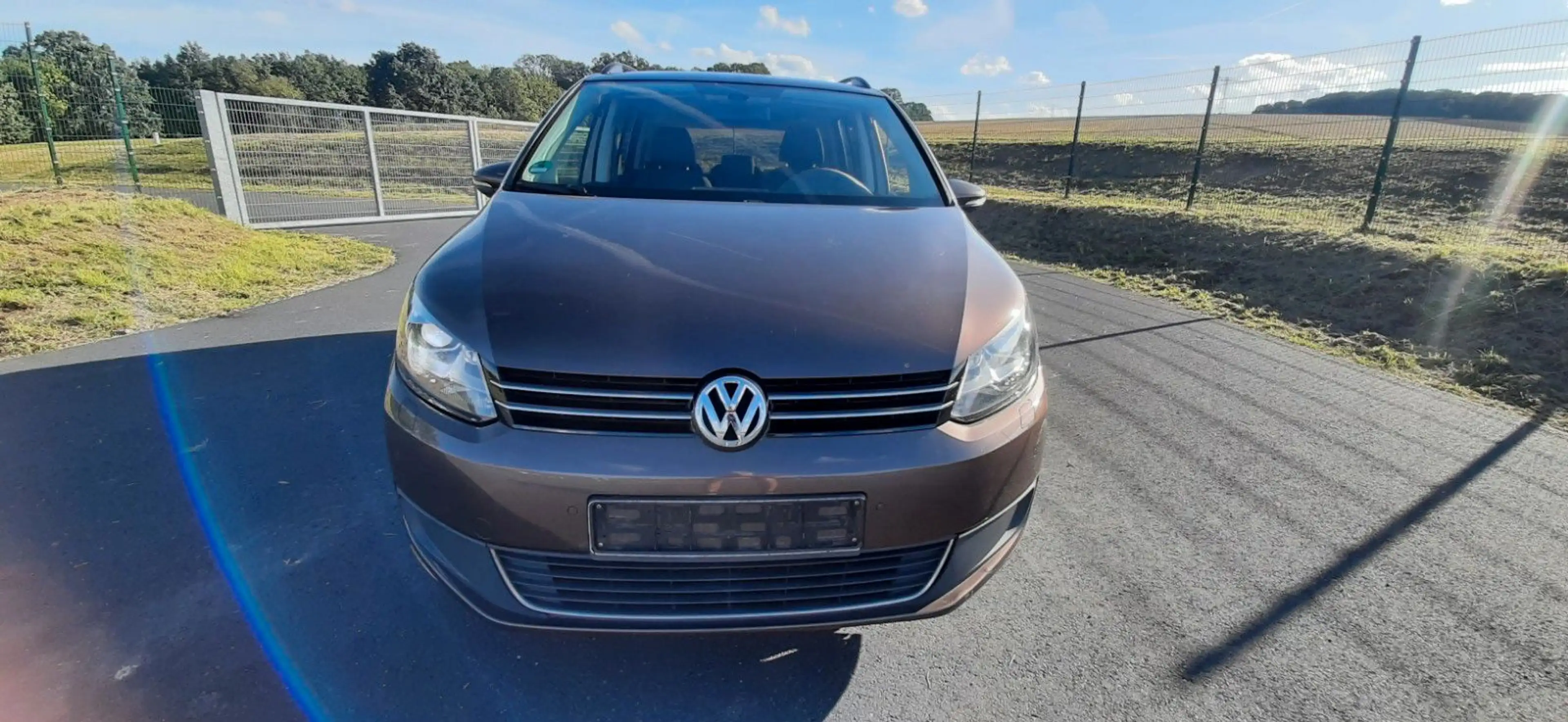 Volkswagen Touran 2.0 TDI Comfortline, Bi-Xenon,Navi,Standh — photo 2