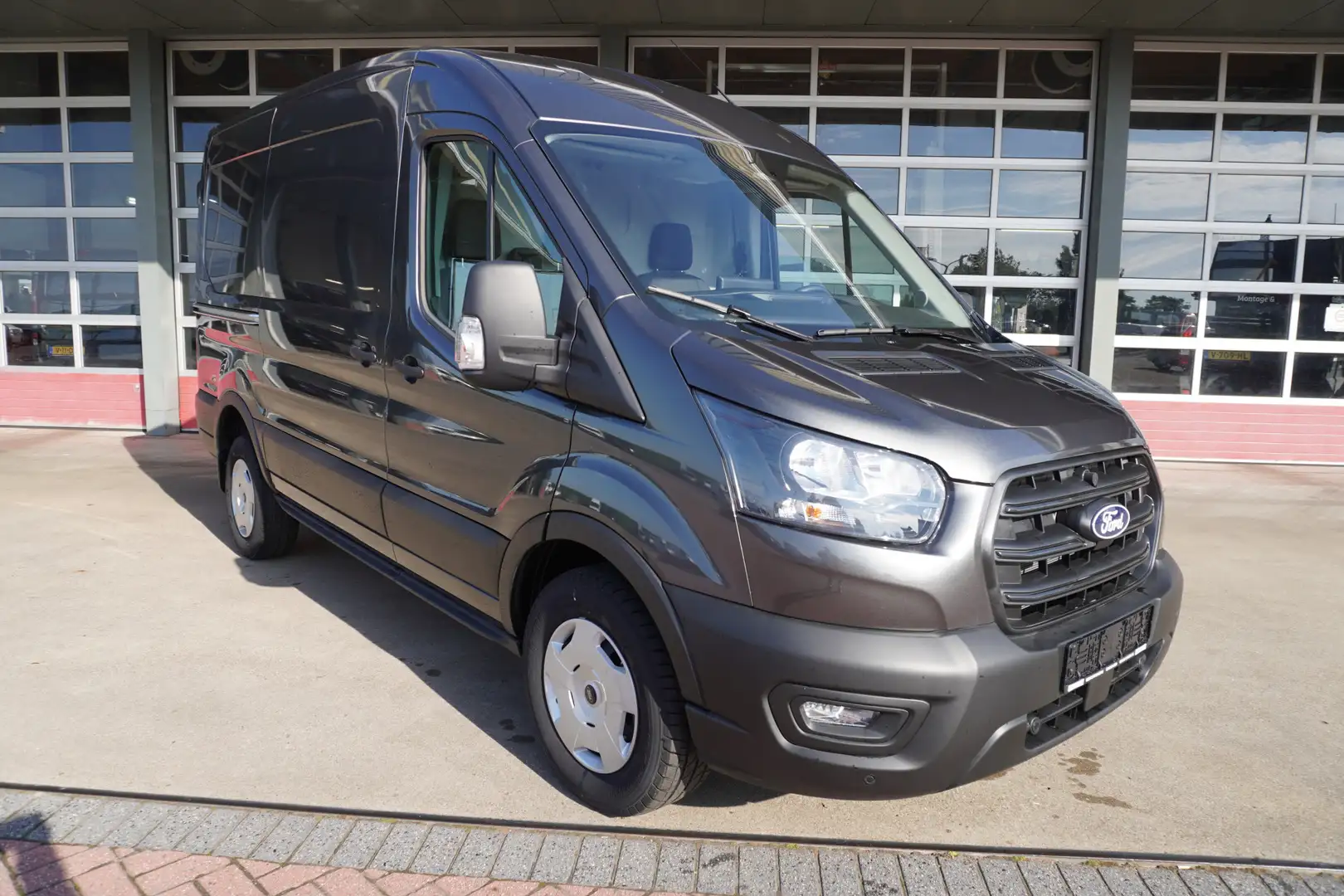 Ford Transit 350M 2.0 TDCI 165pk L2H2 Trend Automaat nr. V004 | Grijs - 2