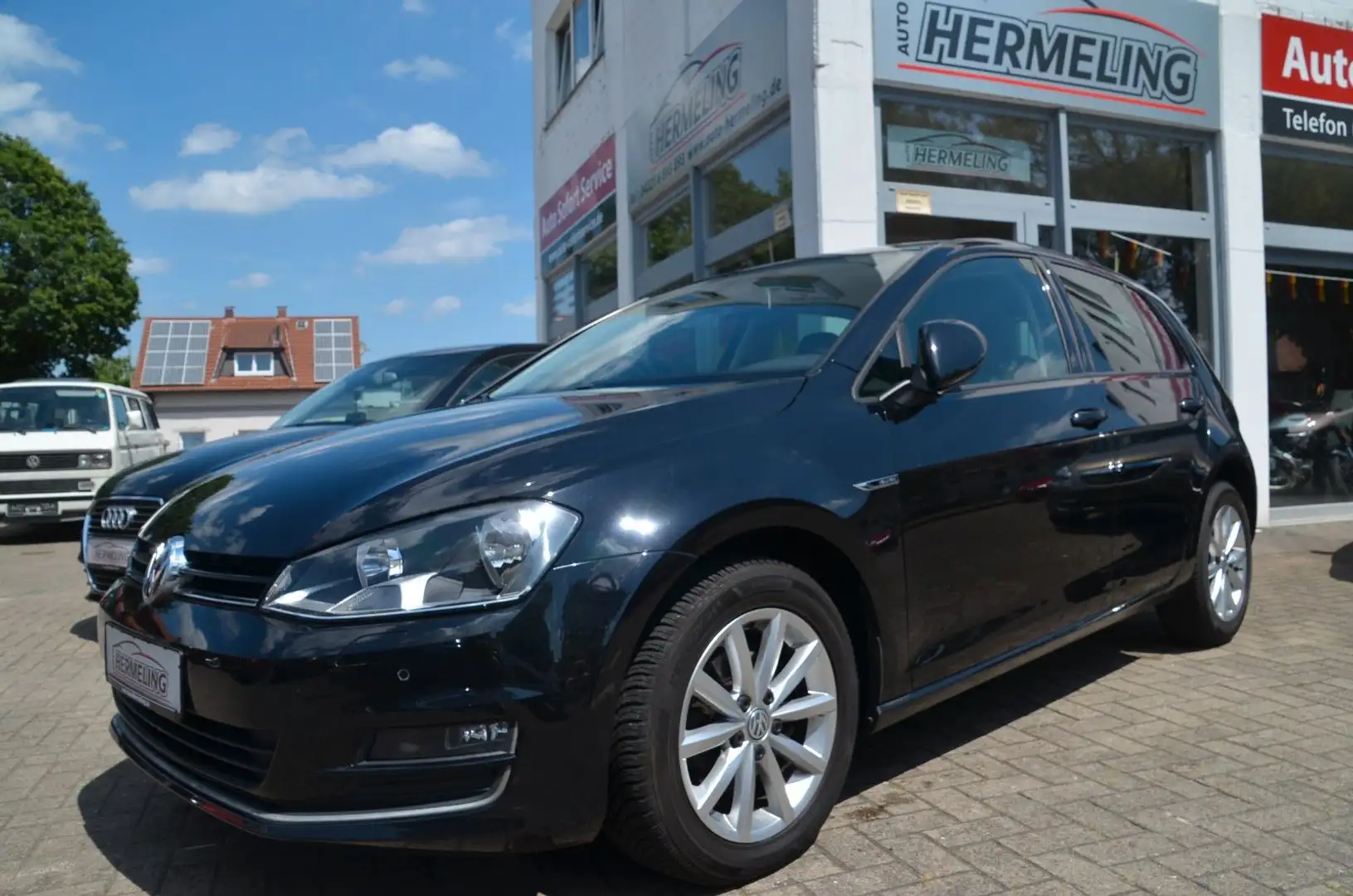 Volkswagen Golf 1.2 TSI BMT LOUNGE NAV|SHZ|Allwetter Zwart - 1