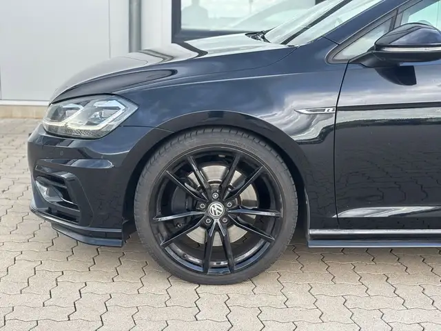 Volkswagen Golf view 19