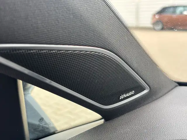 Volkswagen Golf view 14