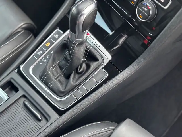 Volkswagen Golf view 21