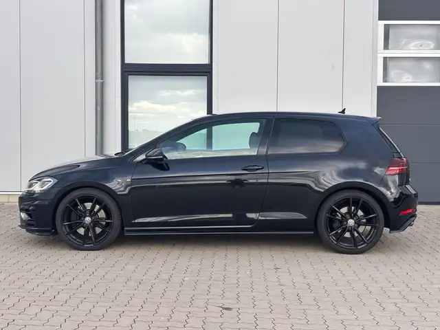 Volkswagen Golf view 4