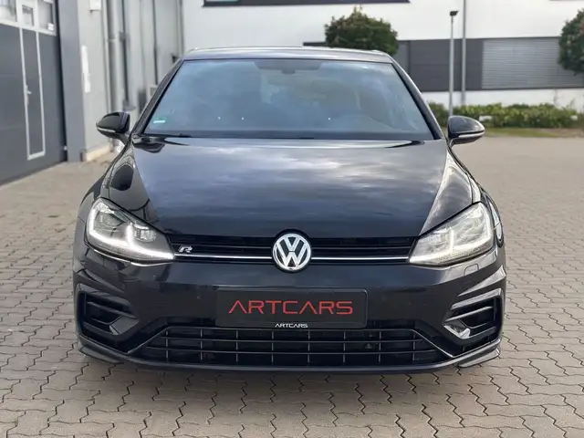 Volkswagen Golf view 2