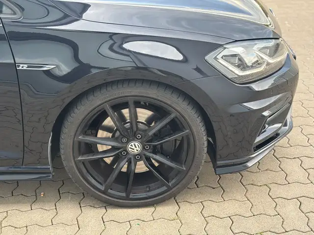 Volkswagen Golf view 23