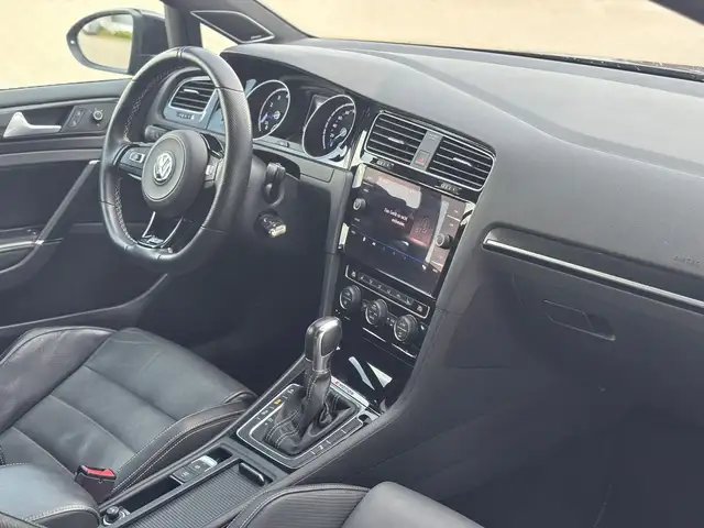 Volkswagen Golf view 11