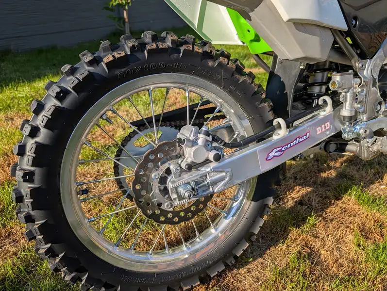 Kawasaki KLX 140 - foto 4