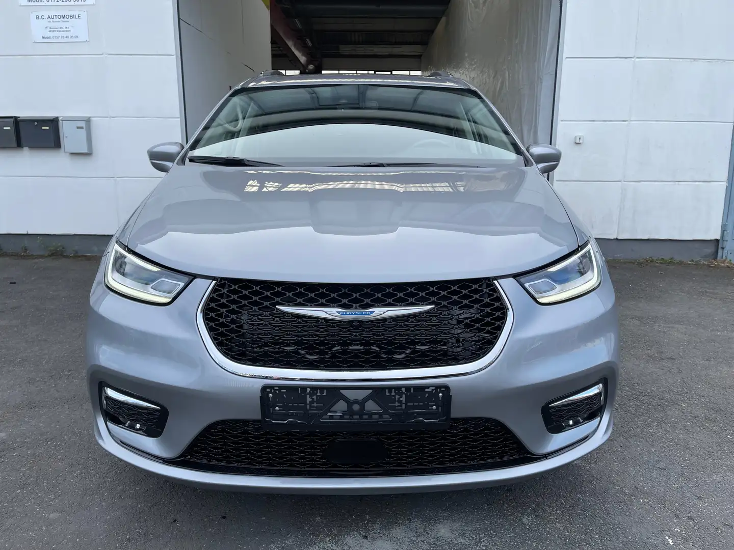 Chrysler Pacifica 3.6 Touring L 7Sitze Disp Carplay Leder SHZ LHZ Grey - 2