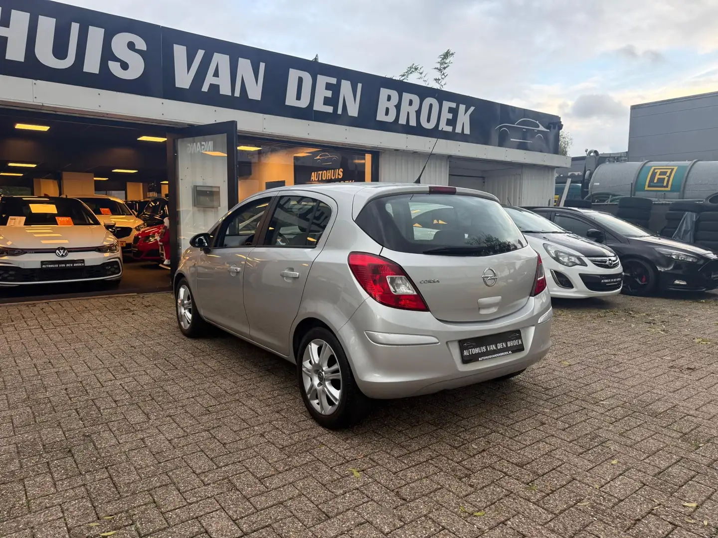 Opel Corsa 1.2-12V Facelift|5Deurs|Airco|Cruise|Lmv|Elek Pakk Plateado - 2