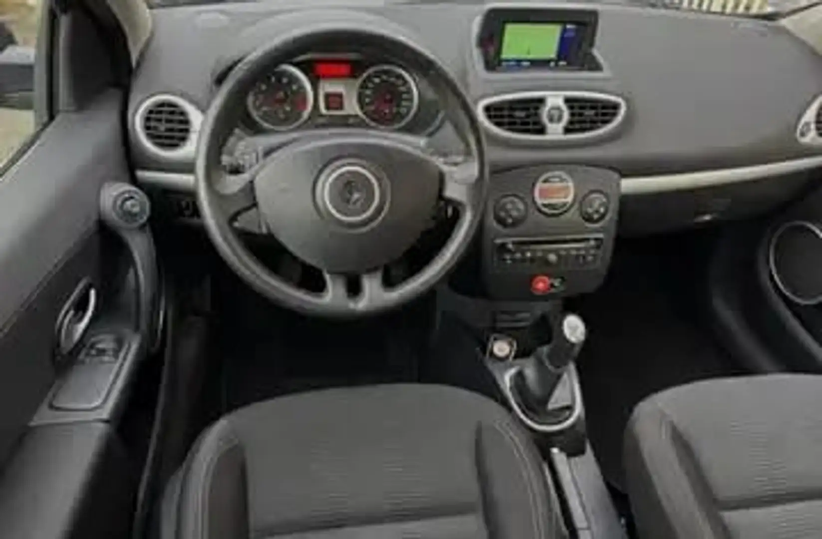 Renault Clio Clio III dCi 70 115g eco2 Expression Clim - 2