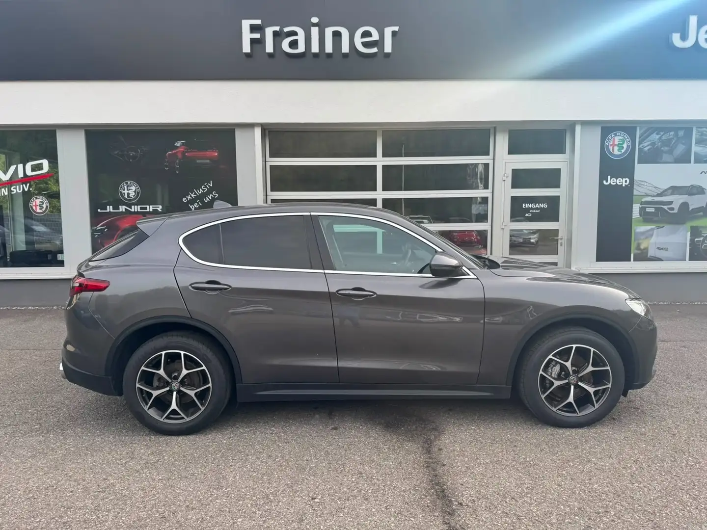 Alfa Romeo Stelvio 2.2 ATX AWD 180PS Grau - 2