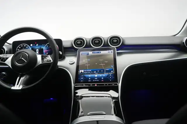 Mercedes-Benz 220 view 14