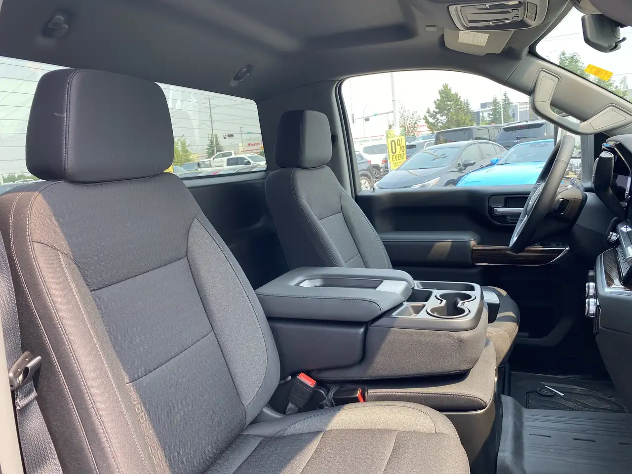 GMC Sierra 3500HD снимка GMC Sierra 3500HD