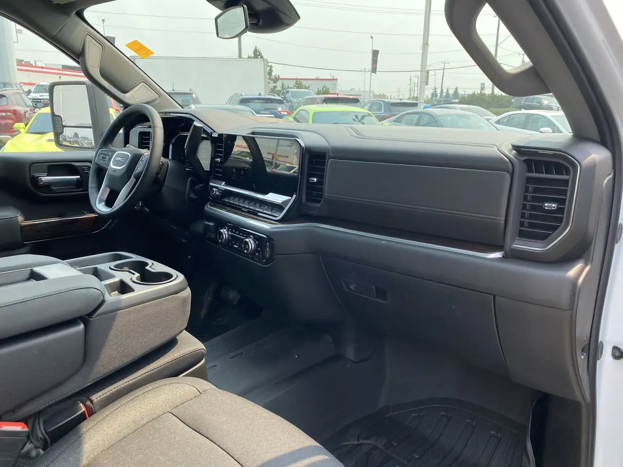 GMC Sierra 3500HD снимка GMC Sierra 3500HD