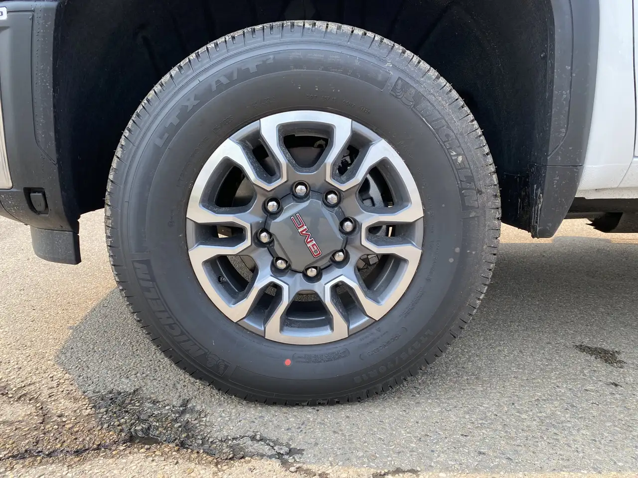 GMC Sierra 3500HD снимка GMC Sierra 3500HD