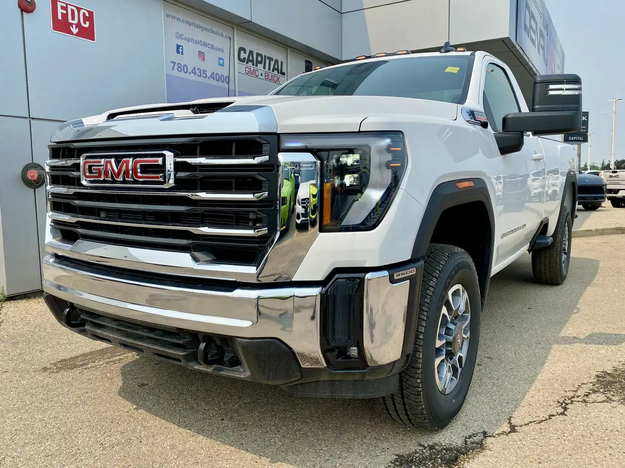 GMC Sierra 3500HD снимка GMC Sierra 3500HD