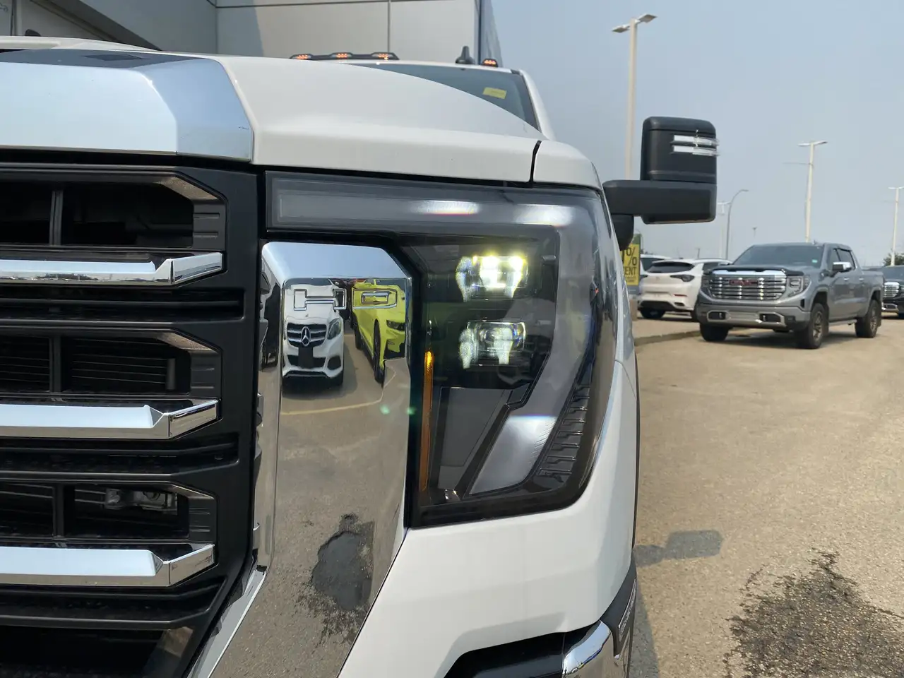 GMC Sierra 3500HD снимка GMC Sierra 3500HD