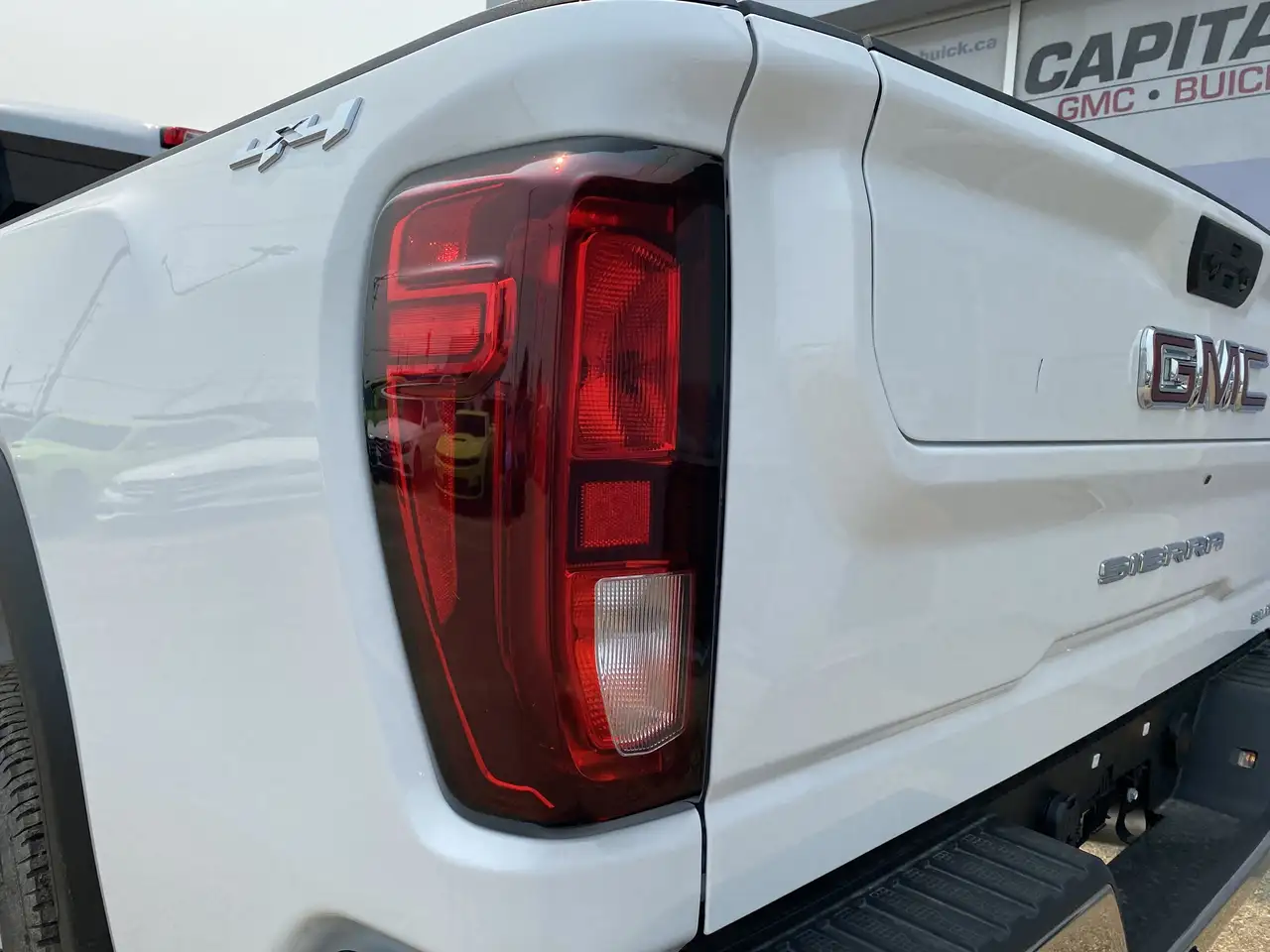 GMC Sierra 3500HD снимка GMC Sierra 3500HD