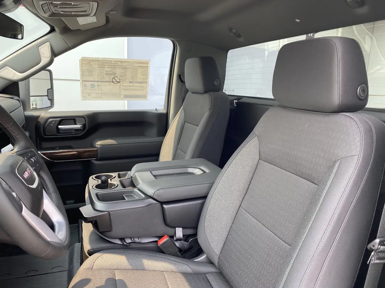 GMC Sierra 3500HD снимка GMC Sierra 3500HD
